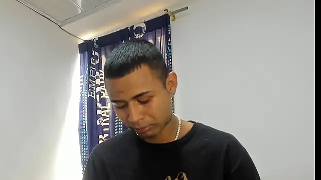  Logan Colton  online show from November 4, 8:08 pm