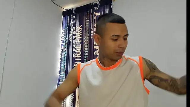  Logan Colton  online show from November 26, 7:48 pm