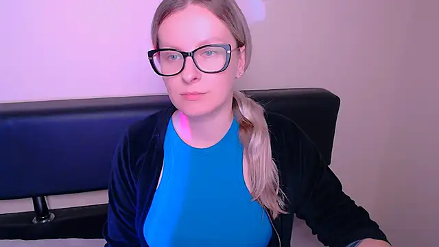 VanillaRose  online show from September 30, 6:40 am