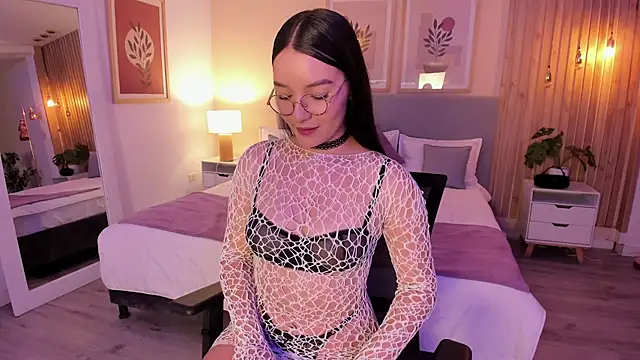 Snapshot of AuroraEvanss chatting on February 9, 9:41 pm AuroraEvanss online show from February 9, 9:41 pm