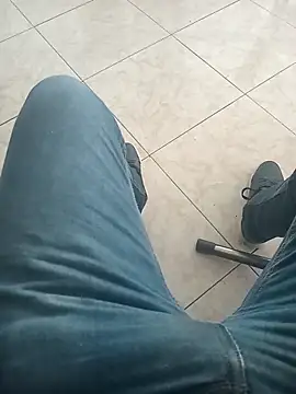 Snapshot of svvagesexyy chatting on February 18, 8:10 am svvagesexyy online show from February 18, 8:10 am