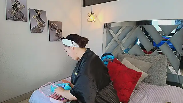 Snapshot of Rossi_ss1 chatting on January 17, 4:50 am Rossi ss1 online show from January 17, 4:50 am