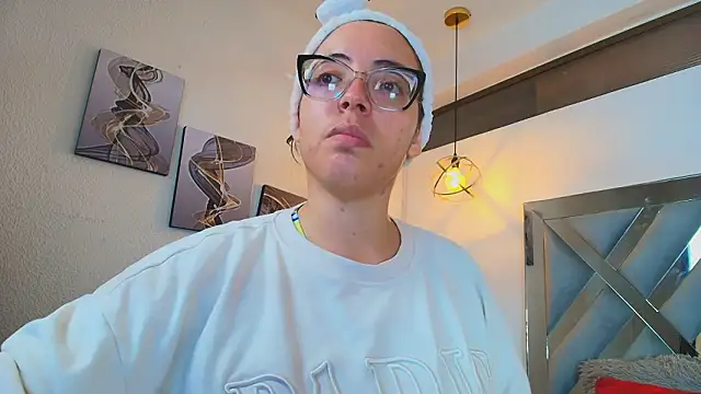 Snapshot of Rossi_ss1 chatting on February 5, 4:50 am Rossi ss1 online show from February 5, 4:50 am