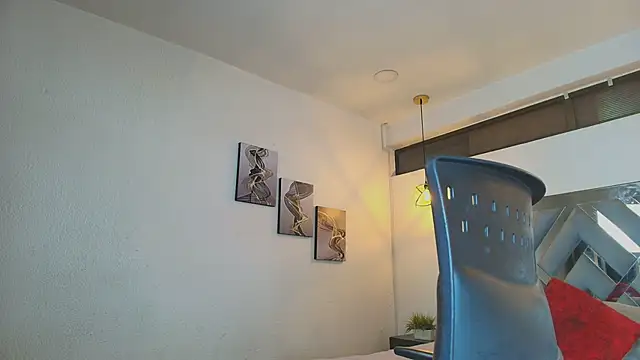 Snapshot of Rossi_ss1 chatting on February 11, 4:28 am Rossi ss1 online show from February 11, 4:28 am