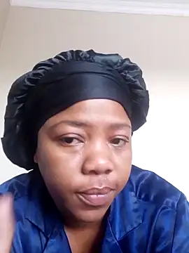 Snapshot of SweetBerryBliss chatting on October 13, 9:09 am SweetBerryBliss online show from October 13, 9:09 am