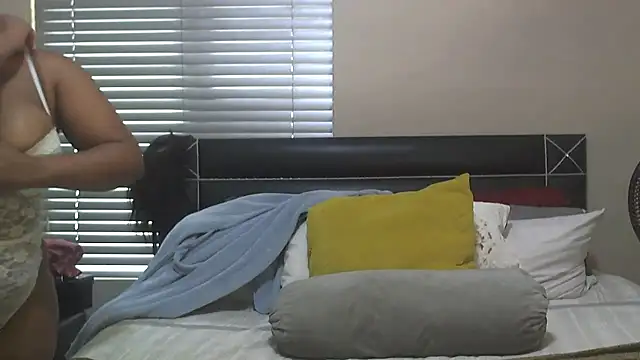 Snapshot of SweetBerryBliss chatting on November 17, 7:47 am SweetBerryBliss online show from November 17, 7:47 am