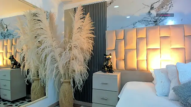 Snapshot of cloesummerr_ chatting on February 3, 12:54 pm cloesummerr online show from February 3, 12:54 pm