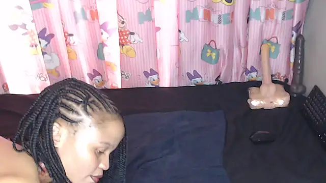 TrishahXo online show from March 29, 1:22 pm