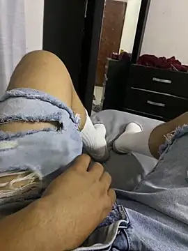 Vicporn0398 online show from June 2, 6:37 am