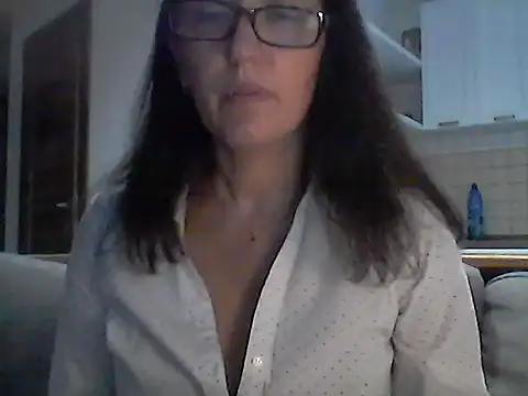 Elena48324 online show from September 14, 12:48 pm