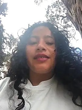 Snapshot of Yaya_watson chatting on June 25, 8:13 pm Yaya watson online show from June 25, 8:13 pm