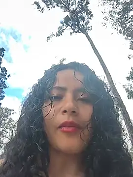 Snapshot of Yaya_watson chatting on July 14, 7:41 pm Yaya watson online show from July 14, 7:41 pm