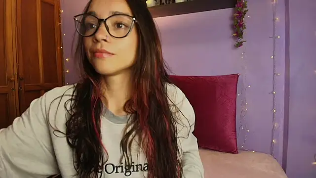 Snapshot of Dafne_Mel chatting on October 18, 7:47 pm Dafne Mel online show from October 18, 7:47 pm