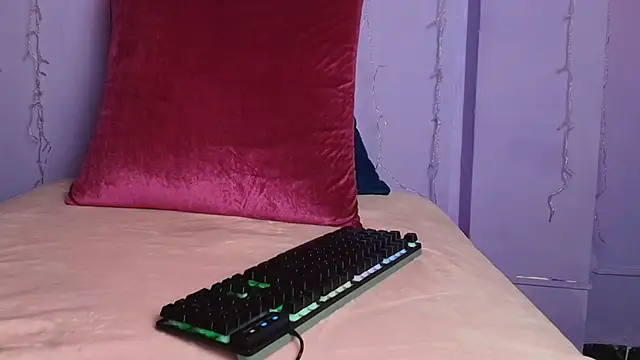 Snapshot of Dafne_Mel chatting on October 20, 12:27 pm Dafne Mel online show from October 20, 12:27 pm