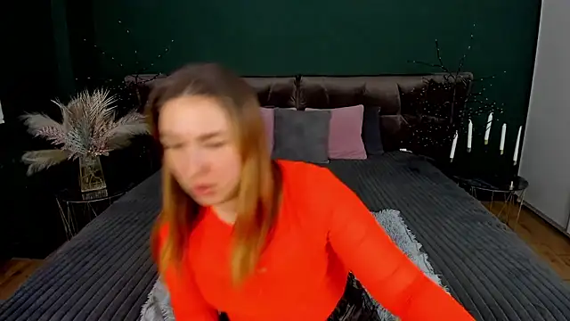 Snapshot of Sofii_darling chatting on February 10, 5:39 pm Sofii darling online show from February 10, 5:39 pm