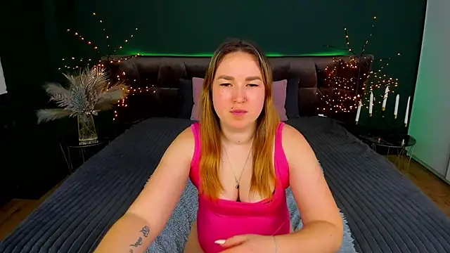 Snapshot of Sofii_darling chatting on February 12, 5:41 pm Sofii darling online show from February 12, 5:41 pm