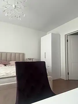 AmandaStoun online show from April 12, 1:05 pm