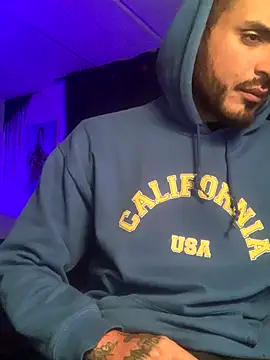 malek xarx  online show from October 9, 2:42 am