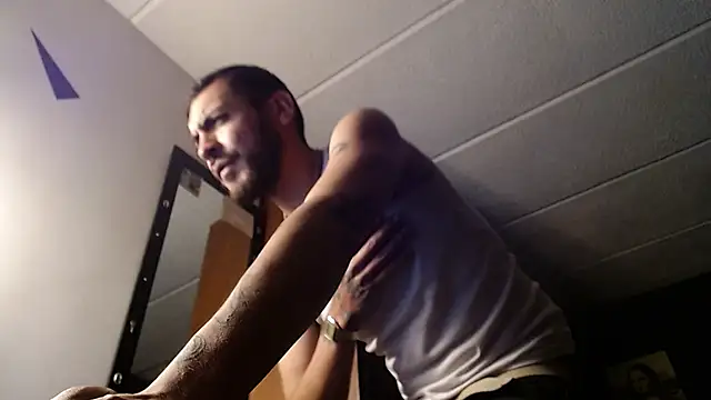 malek xarx  online show from October 17, 1:09 am