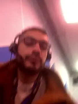 malek xarx  online show from January 8, 3:03 pm