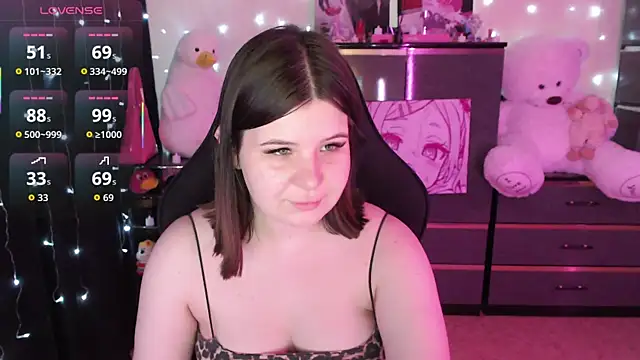 AmyVibess online show from November 6, 8:10 pm