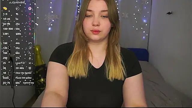 CuteSharloti online show from March 26, 5:07 pm