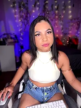 Debora-1010 online show from December 15, 2:38 am