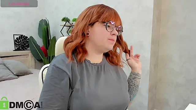 Michelle Wilsson online show from October 13, 7:52 am