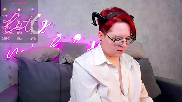 Michelle Wilsson online show from November 2, 6:49 am