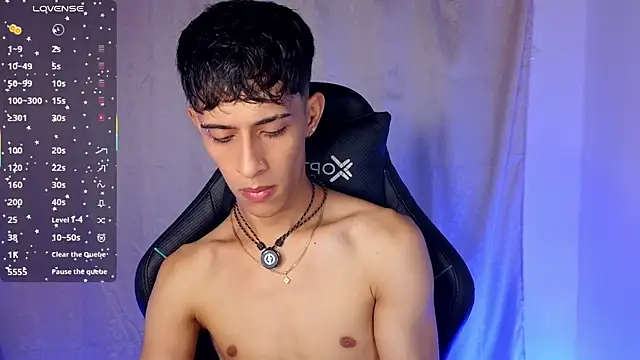 Snapshot of Danny_cute_05 chatting on May 9, 11:10 pm Danny cute 05 online show from May 9, 11:10 pm