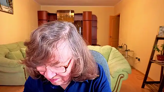 Snapshot of Betty_Brick chatting on November 30, 10:25 pm Betty Brick online show from November 30, 10:25 pm