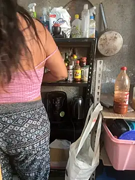 Snapshot of karysweetbeaury chatting on February 6, 9:29 pm karysweetbeaury online show from February 6, 9:29 pm