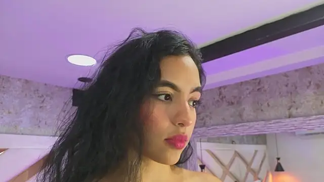 Saara evans  online show from September 25, 8:01 pm