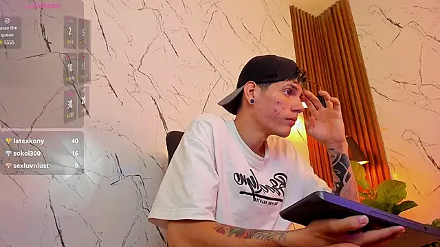 david huge online show from November 22, 1:26 am