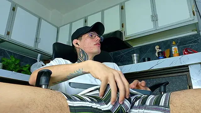 david huge online show from February 21, 6:58 am