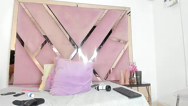 Snapshot of Akiraht chatting on October 15, 8:31 pm Akiraht online show from October 15, 8:31 pm