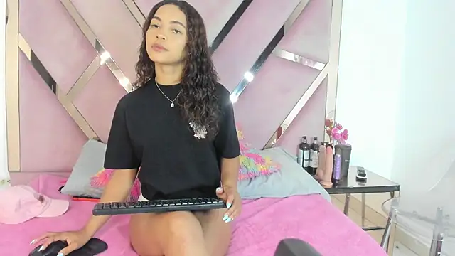 Snapshot of Akiraht chatting on November 5, 8:31 pm Akiraht online show from November 5, 8:31 pm