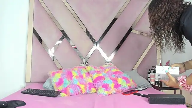 Snapshot of Akiraht chatting on November 20, 9:03 pm Akiraht online show from November 20, 9:03 pm