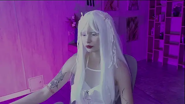 AvaDaviis online show from October 12, 7:51 am