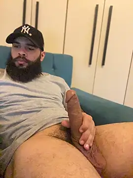 Snapshot of Min-- chatting on December 16, 9:20 pm Min-- online show from December 16, 9:20 pm