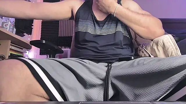 Percy0904 online show from April 15, 6:42 am