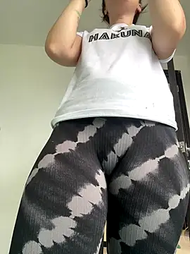 Megan colsom online show from October 30, 5:35 pm