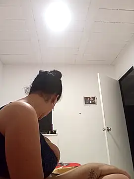 Samantha hotly online show from April 18, 9:24 am