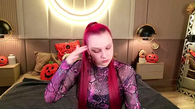 Wilda Foster online show from October 20, 10:38 am