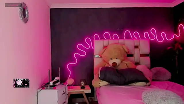 Abbygilx online show from February 22, 6:28 pm