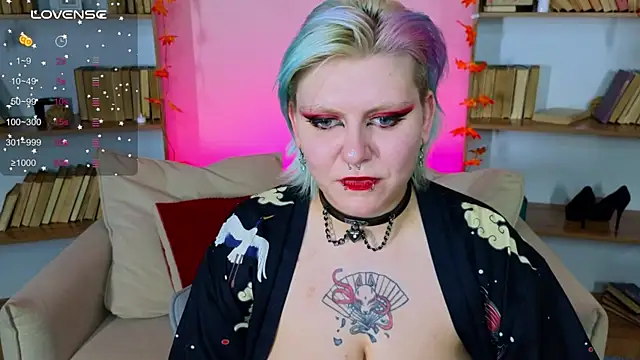 bluelunaray online show from October 13, 9:42 am