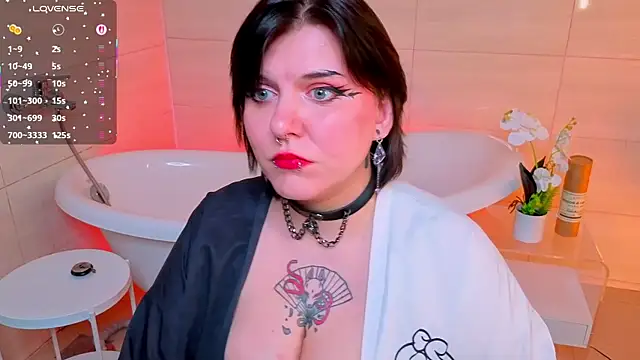 bluelunaray online show from November 18, 10:09 am