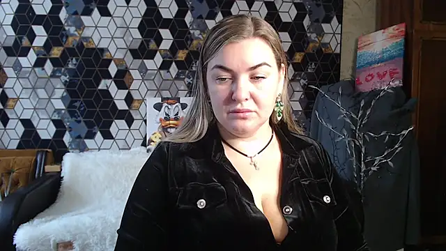 Snapshot of NikaSkylink chatting on February 26, 5:17 am NikaSkylink online show from February 26, 5:17 am