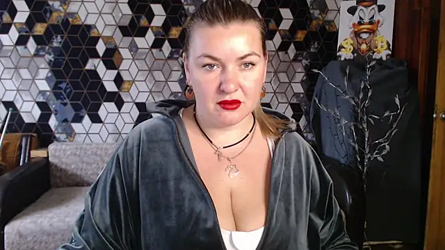 Snapshot of NikaSkylink chatting on April 9, 6:30 am NikaSkylink online show from April 9, 6:30 am