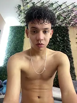 Snapshot of JoseLucian chatting on October 15, 8:09 pm JoseLucian online show from October 15, 8:09 pm